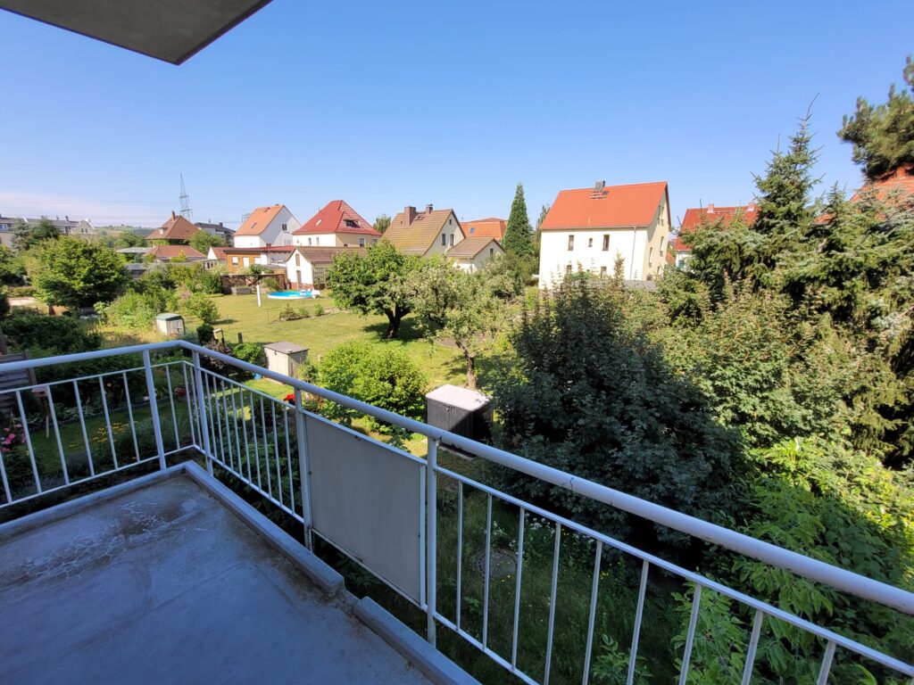 Hübsche 1-Zi-Wohnung mit Laminatboden und Balkon in ruhiger und grüner Lage.