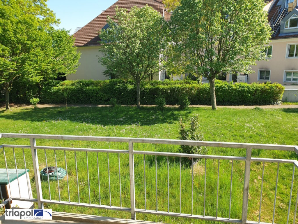 Ruhig gelegene 1-Zi-Wohnung mit Balkon und Laminatboden in Weißig.