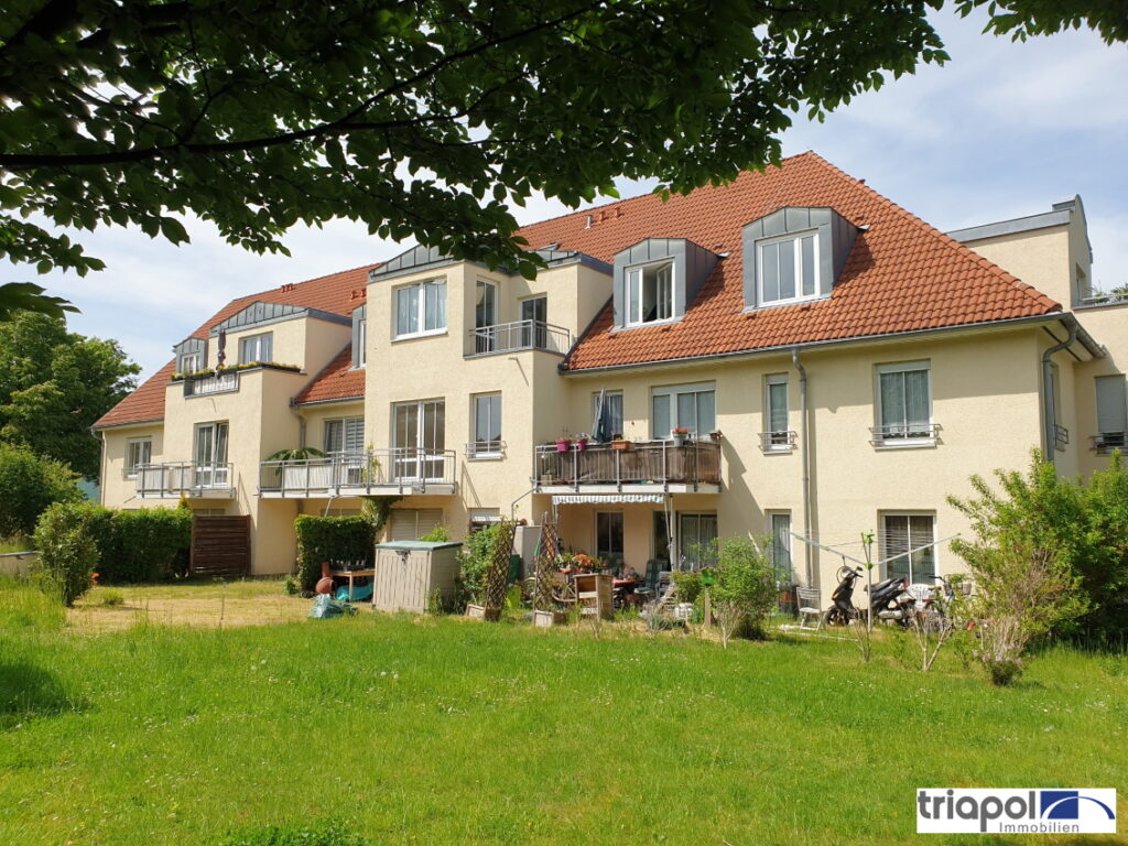 Ruhig gelegene 1-Zi-Wohnung mit Balkon und Laminatboden in Weißig.
