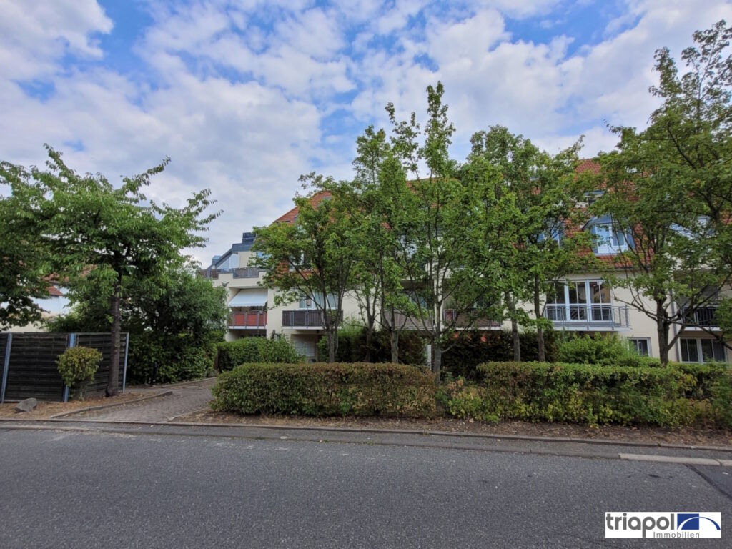 Vermiete 1-Zi-Wohnung mit Balkon als Kapitalanlage in grüner und ruhiger Stadtrandlage.