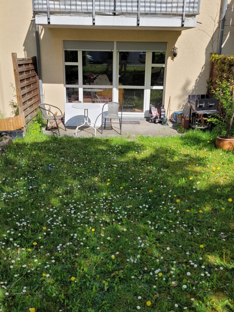 1-Zi-Whg. mit Terrasse und Gartenanteil in grüner und ruhiger Stadtrandlage von Dresden.