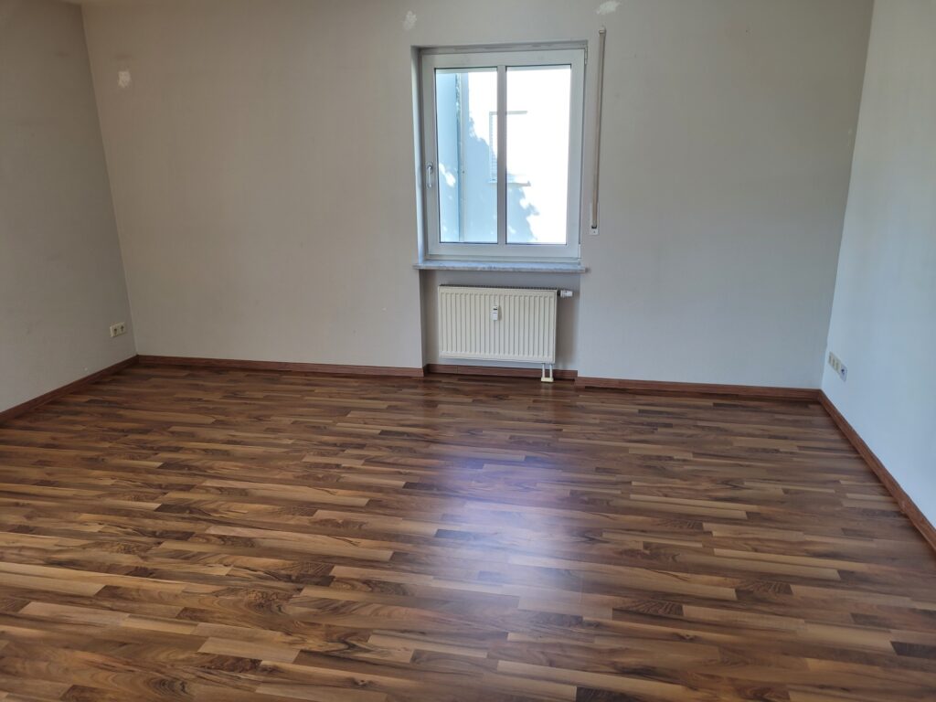 Schöne 2-Zi-Whg. mit Westbalkon in ruhiger und grüner Lage von Coswig.
