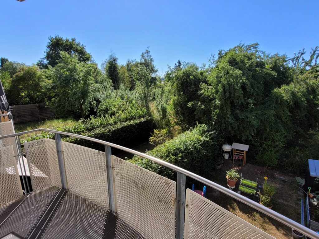 Schöne 2-Zi-Whg. mit Westbalkon in ruhiger und grüner Lage von Coswig.
