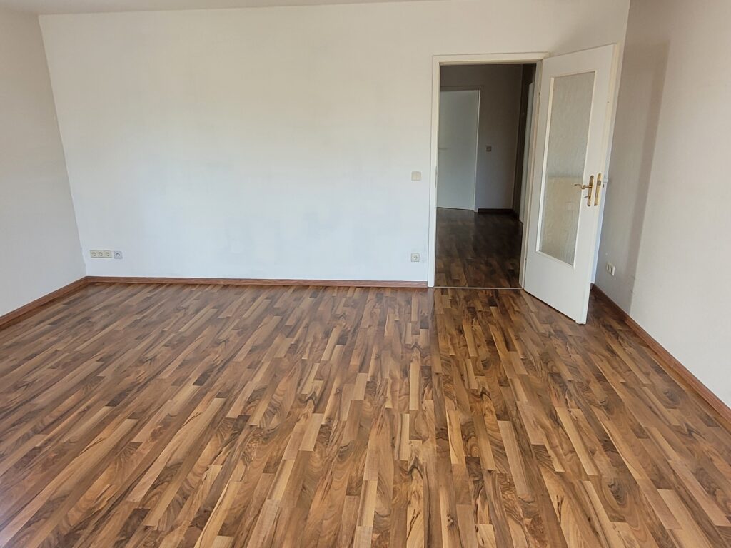 Schöne 2-Zi-Whg. mit Westbalkon in ruhiger und grüner Lage von Coswig.