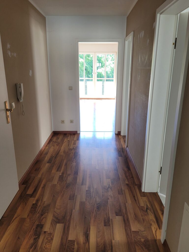 Schöne 2-Zi-Whg. mit Westbalkon in ruhiger und grüner Lage von Coswig.