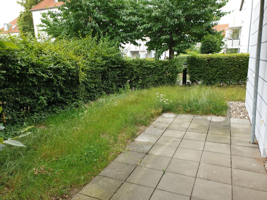 Ruhig gelegene Erdgeschosswohnung mit Terrasse und Laminatboden in Coswig.