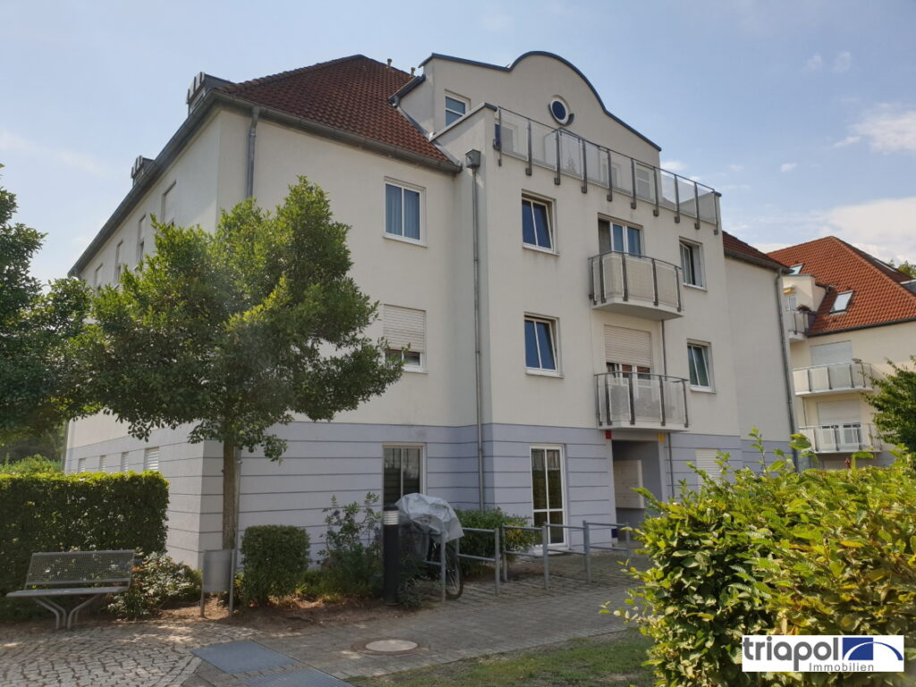 Ruhig gelegene Erdgeschosswohnung mit Terrasse und Laminatboden in Coswig.