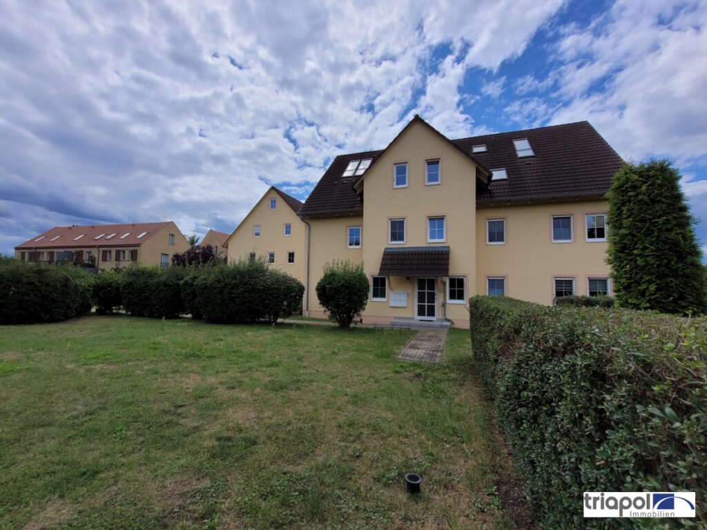 Schöne und helle 3-Zi-Wohnung mit Balkon in grüner und ruhiger Stadtrandlage.