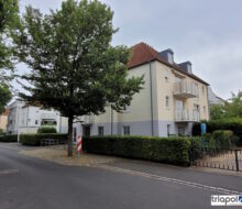 Hübsche 2-Zi-Whg. mit Balkon und Tiefgarage in ruhiger und grüner Lage.