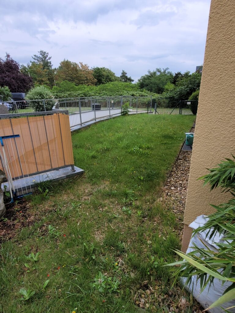 Ruhig gelegene 2-Zi-Wohnung mit Terrasse und Gartenanteil in grüner Stadtrandlage.