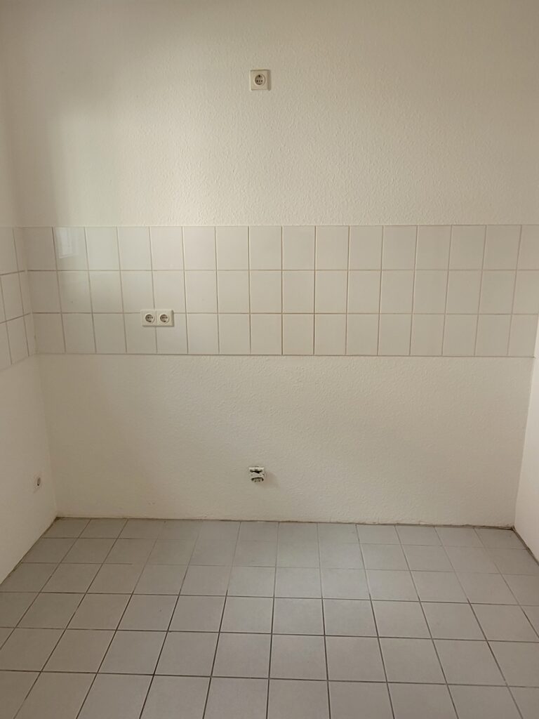 Schöne und helle 2-Zi-Wohnung mit 2 Balkone und Parkettboden in ruhiger Lage.