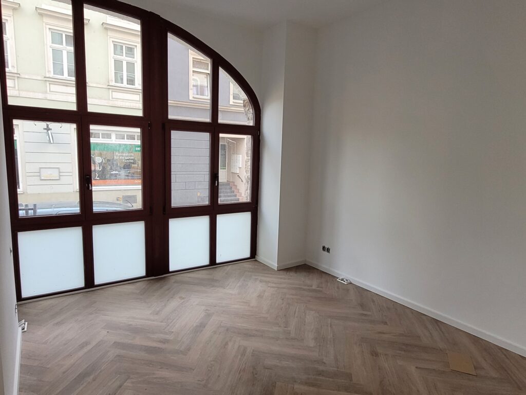 Erstbezug! Hochwertig sanierte 3-Zi-Whg. mit EBK, Balkon und PKW-Stellplatz in der Altstadt von Meißen.