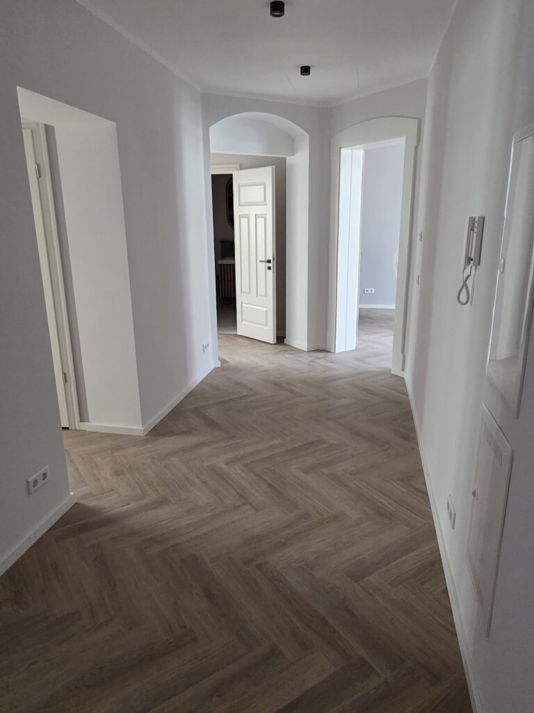 Erstbezug nach Sanierung! Schöne und hochwertige 4-Zi-Whg. mit EBK, Balkon und Stellplatz in der Altstadt von Meißen.