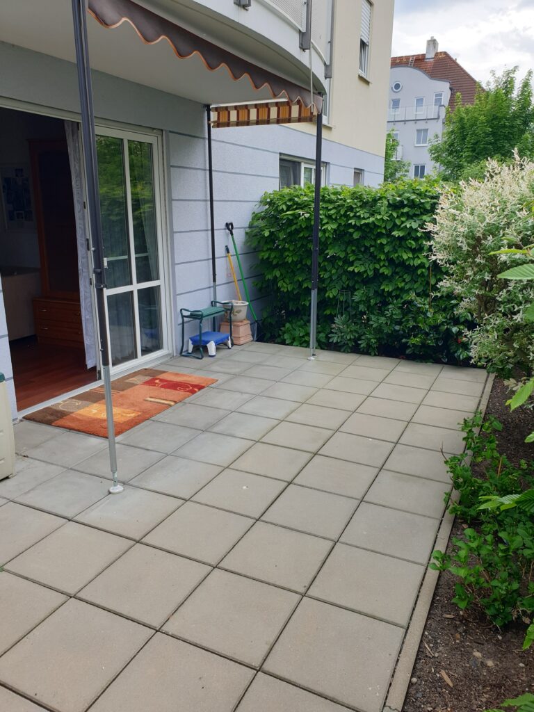 Gemütliche 2-Zi-Whg. mit Terrasse und Tiefgarage in ruhiger und grüner Lage.