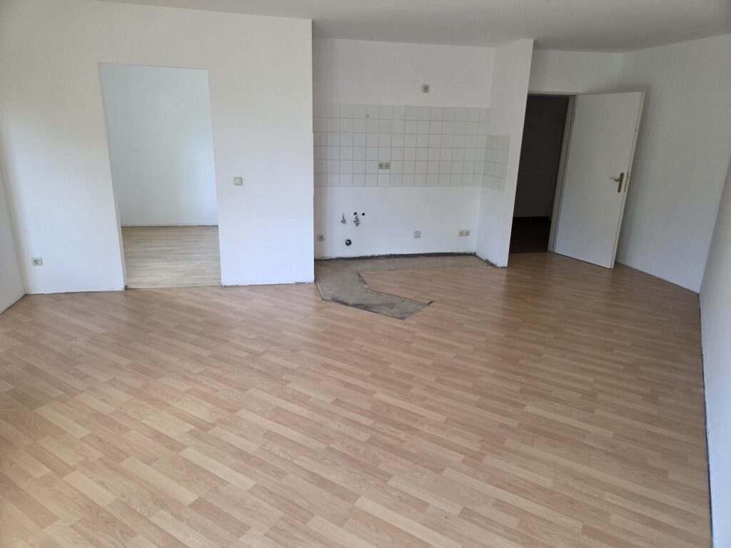 Helle und gemütliche 2-Zi-Whg. mit Terrasse und Gartenanteil in ruhiger und grüner Lage von Coswig.