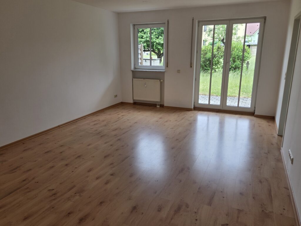 Schöne 3-Zi-Whg. mit Süd-West-Terrasse und Gartenanteil in ruhiger und grüner Lage.