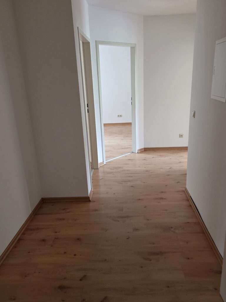 Schöne 3-Zi-Whg. mit Süd-West-Terrasse und Gartenanteil in ruhiger und grüner Lage.