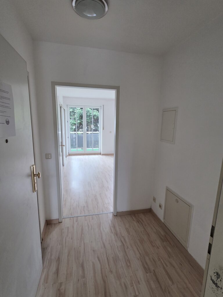 Gemütliche und ruhig gelegene 2-Zi-Whg. mit West-Balkon und Blick ins Grüne.